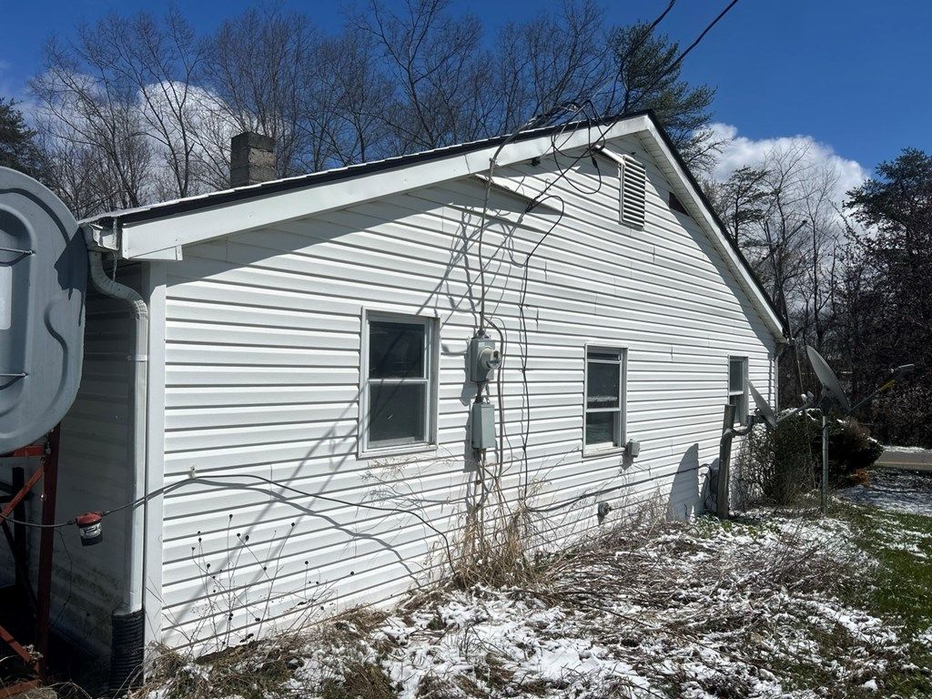 Photo of 3857 Cruise Drive, Pulaski, VA 24301 (MLS # 109457)