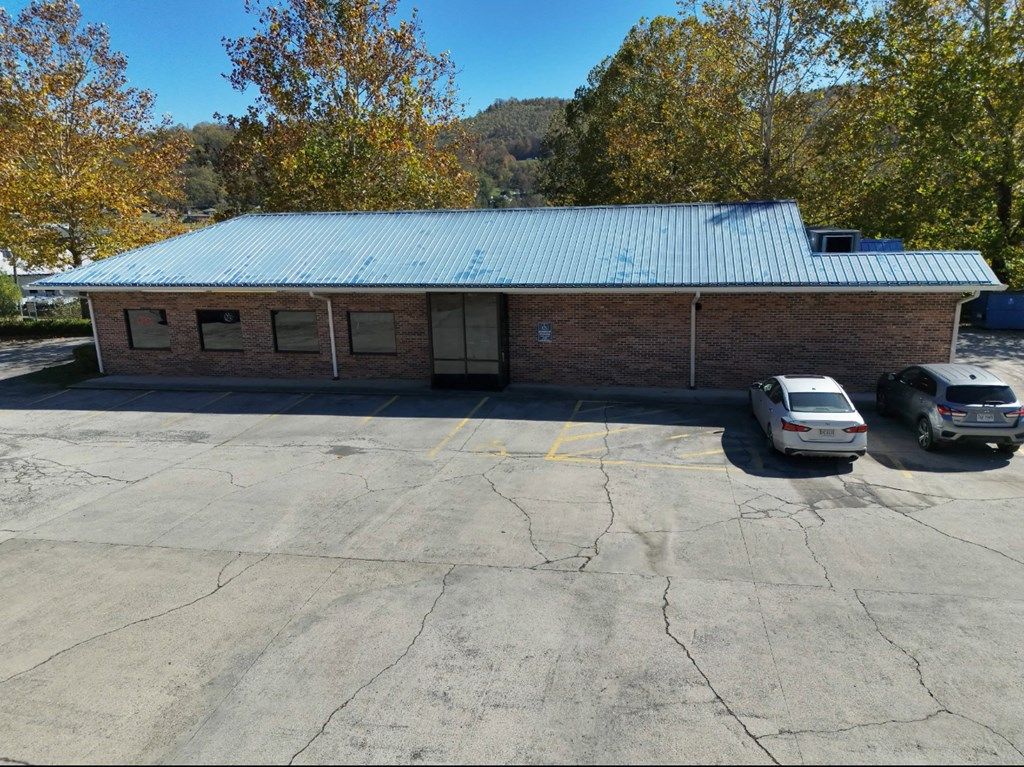 Photo of 248 W. Main St, Saltville, VA 24370 (MLS # 103950)