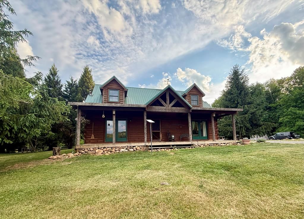 Photo of 725 Blue Ridge Mill Rd, Galax, VA 24333 (MLS # 110303)
