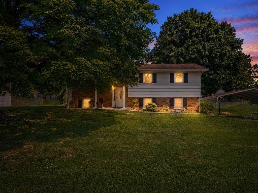 Photo of 202 Norwood Dr, Bristol, VA 37620 (MLS # 110940)