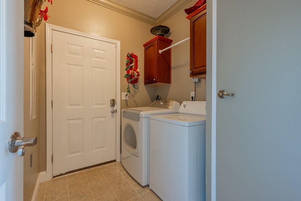 Max Meadows, Virginia 24360, United States, 3 Bedrooms Bedrooms, ,2 BathroomsBathrooms,Residential,Pending,126426