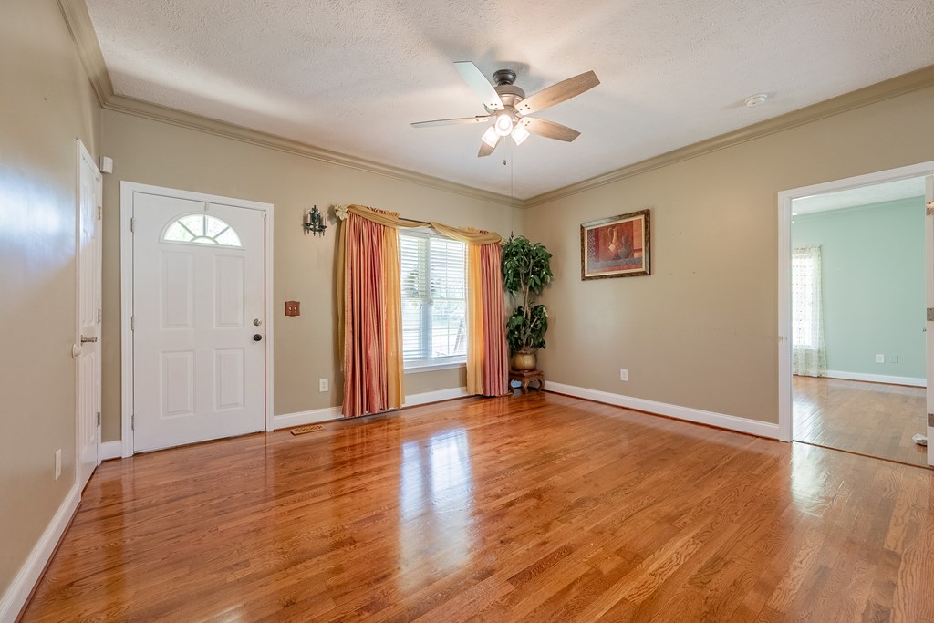 Max Meadows, Virginia 24360, United States, 3 Bedrooms Bedrooms, ,2 BathroomsBathrooms,Residential,Pending,126426