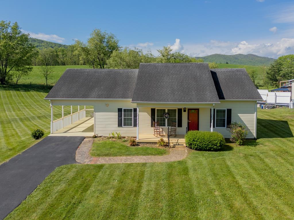 Max Meadows, Virginia 24360, United States, 3 Bedrooms Bedrooms, ,2 BathroomsBathrooms,Residential,Pending,126426