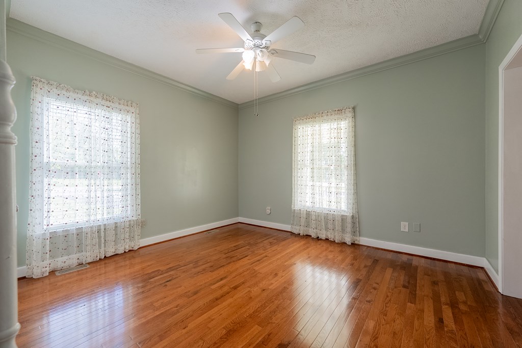 Max Meadows, Virginia 24360, United States, 3 Bedrooms Bedrooms, ,2 BathroomsBathrooms,Residential,Pending,126426