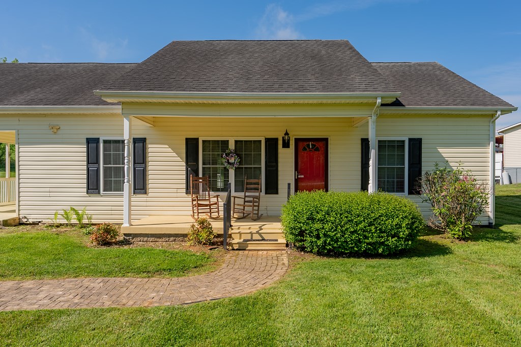 Max Meadows, Virginia 24360, United States, 3 Bedrooms Bedrooms, ,2 BathroomsBathrooms,Residential,Pending,126426