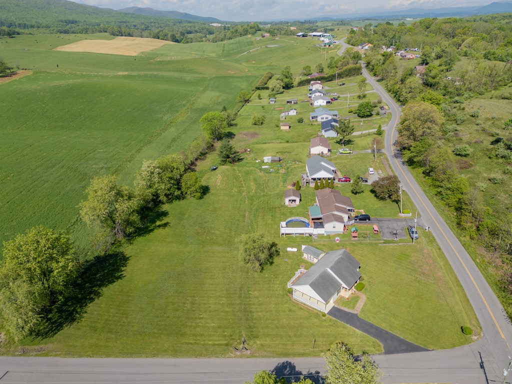 Max Meadows, Virginia 24360, United States, 3 Bedrooms Bedrooms, ,2 BathroomsBathrooms,Residential,Pending,126426