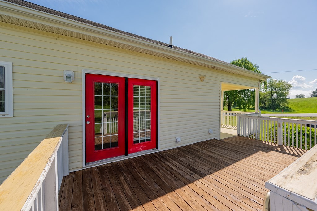 Max Meadows, Virginia 24360, United States, 3 Bedrooms Bedrooms, ,2 BathroomsBathrooms,Residential,Pending,126426