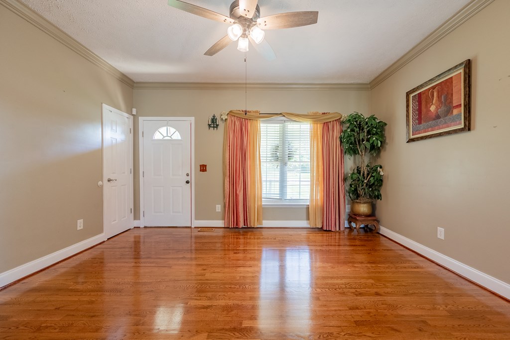 Max Meadows, Virginia 24360, United States, 3 Bedrooms Bedrooms, ,2 BathroomsBathrooms,Residential,Pending,126426