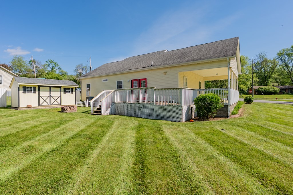 Max Meadows, Virginia 24360, United States, 3 Bedrooms Bedrooms, ,2 BathroomsBathrooms,Residential,Pending,126426