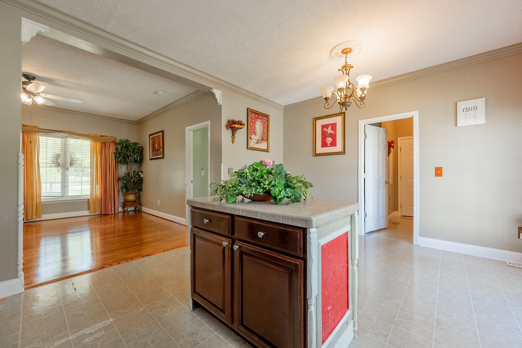 Max Meadows, Virginia 24360, United States, 3 Bedrooms Bedrooms, ,2 BathroomsBathrooms,Residential,Pending,126426