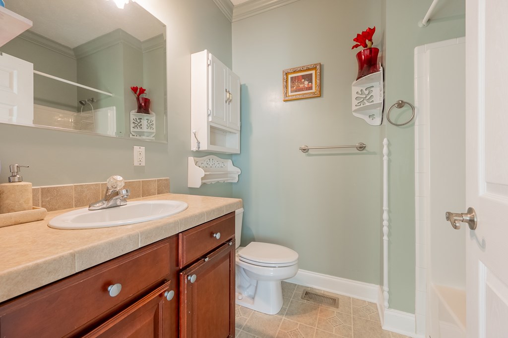 Max Meadows, Virginia 24360, United States, 3 Bedrooms Bedrooms, ,2 BathroomsBathrooms,Residential,Pending,126426