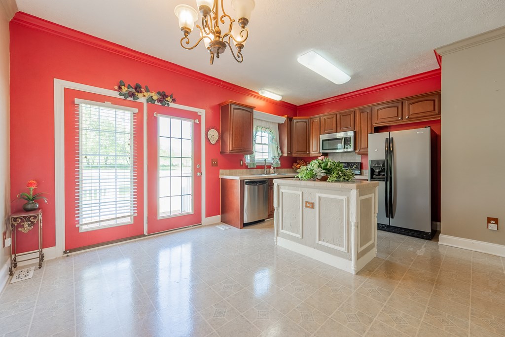 Max Meadows, Virginia 24360, United States, 3 Bedrooms Bedrooms, ,2 BathroomsBathrooms,Residential,Pending,126426