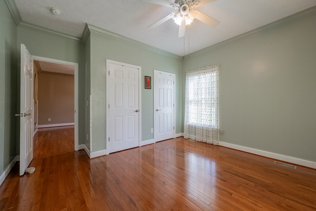 Max Meadows, Virginia 24360, United States, 3 Bedrooms Bedrooms, ,2 BathroomsBathrooms,Residential,Pending,126426