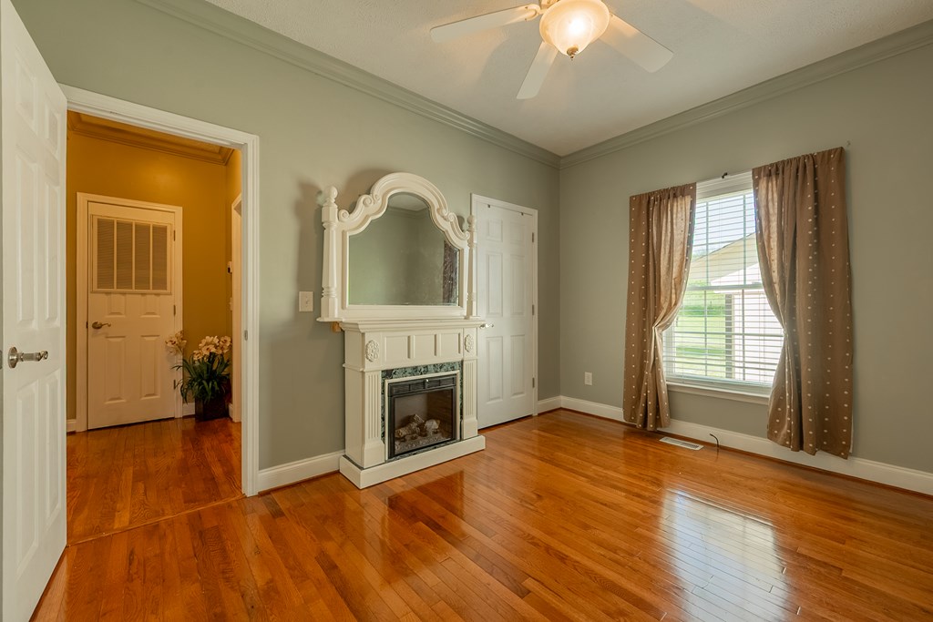 Max Meadows, Virginia 24360, United States, 3 Bedrooms Bedrooms, ,2 BathroomsBathrooms,Residential,Pending,126426