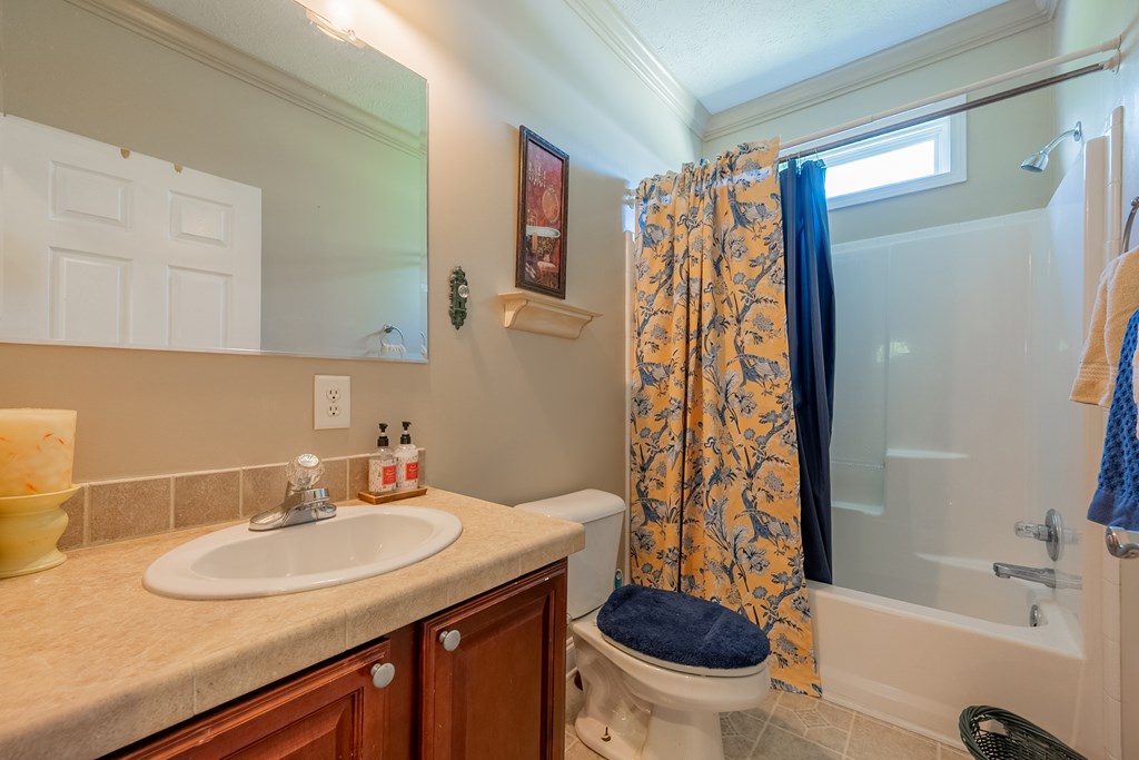 Max Meadows, Virginia 24360, United States, 3 Bedrooms Bedrooms, ,2 BathroomsBathrooms,Residential,Pending,126426