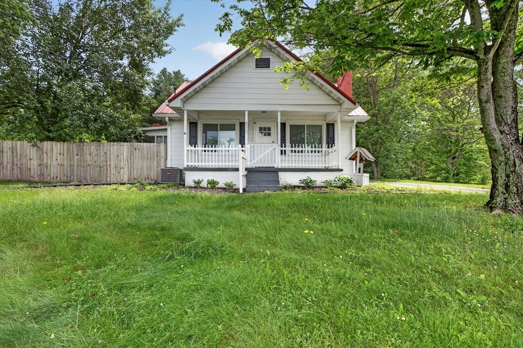Photo of 21111 Campground Road, Bristol, VA 24202 (MLS # 110324)