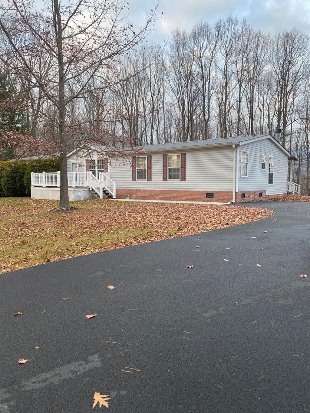 Photo of 335 Tacoma Rd, Tazewell, VA 24651 (MLS # 104181)