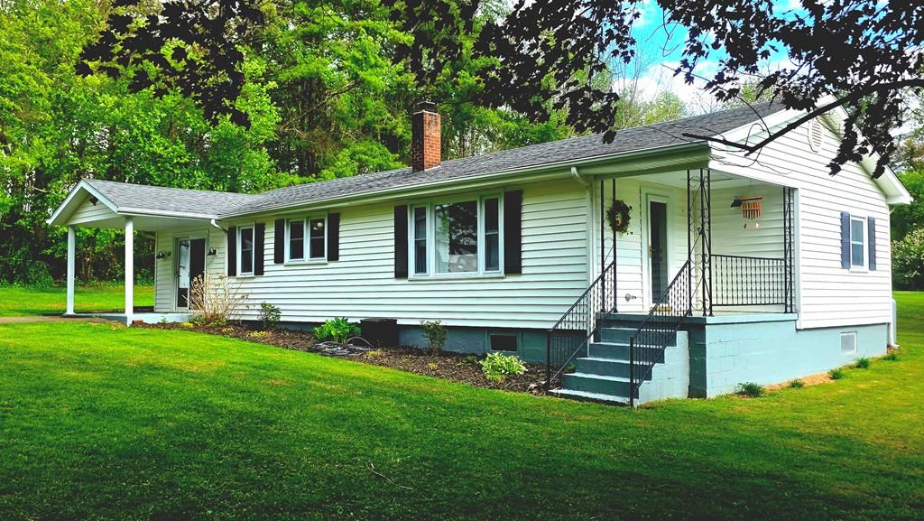 Photo of 60 Green Acres Dr, Galax, VA 24333 (MLS # 109909)