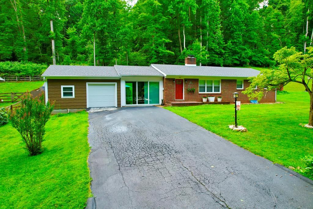 Photo of 916 Hollow Road, Marion, VA 24354 (MLS # 111114)