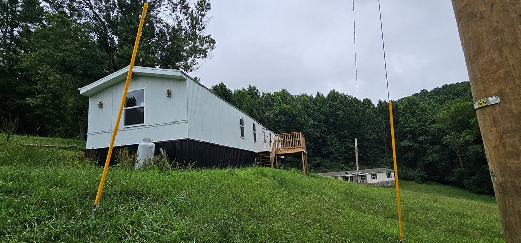 Photo of 12354 Chip Ridge Road, Abingdon, VA 24210 (MLS # 110991)