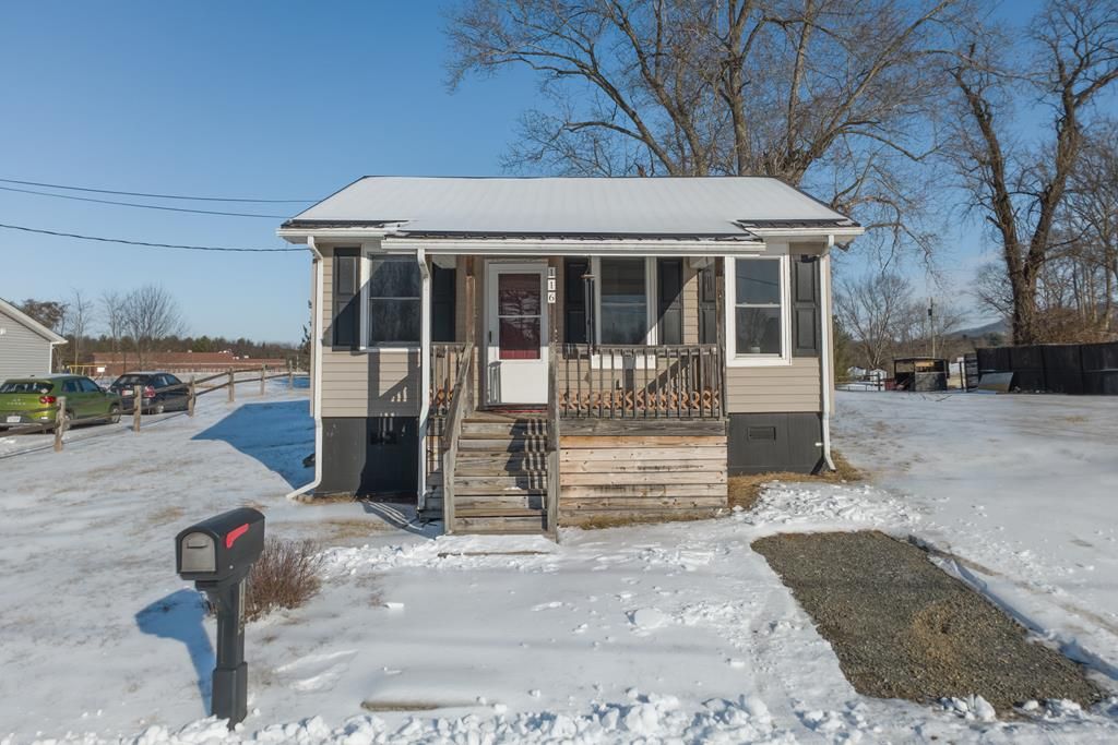 Photo of 116 C St, Austinville, VA 24312 (MLS # 105756)