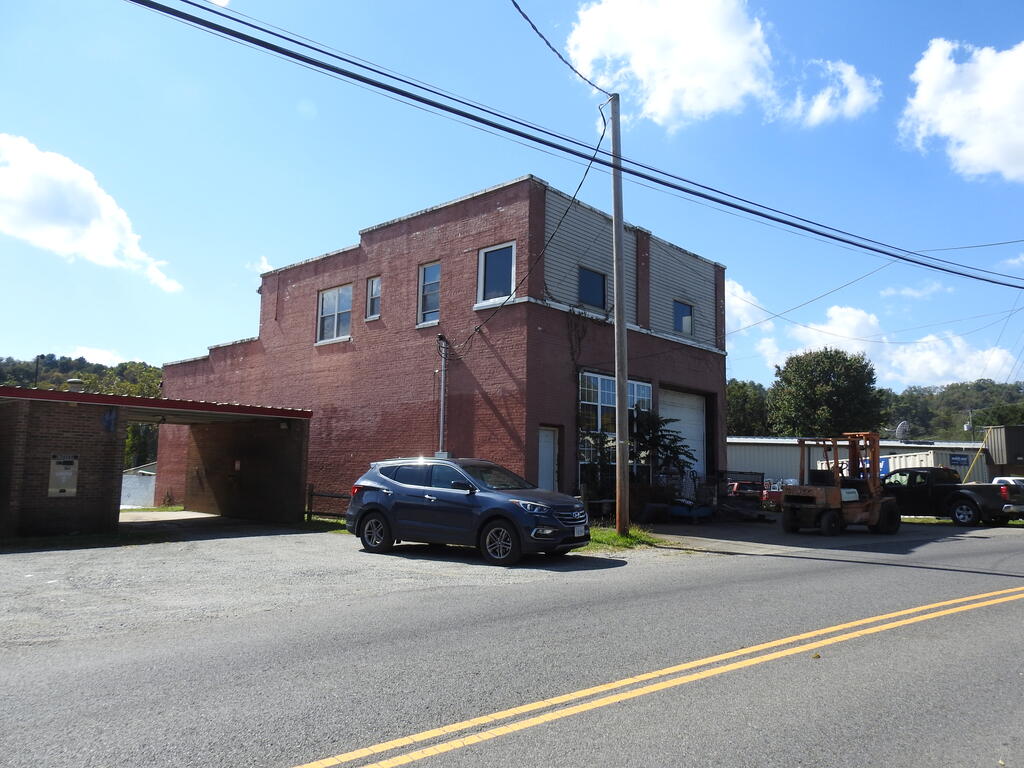 Photo of 812 East Main Street, Fries, VA 24330 (MLS # 112246)