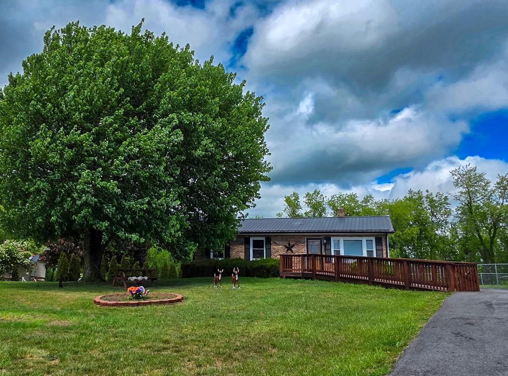 Photo of 228 Carterville Heights Road, Wytheville, VA 24382 (MLS # 109858)