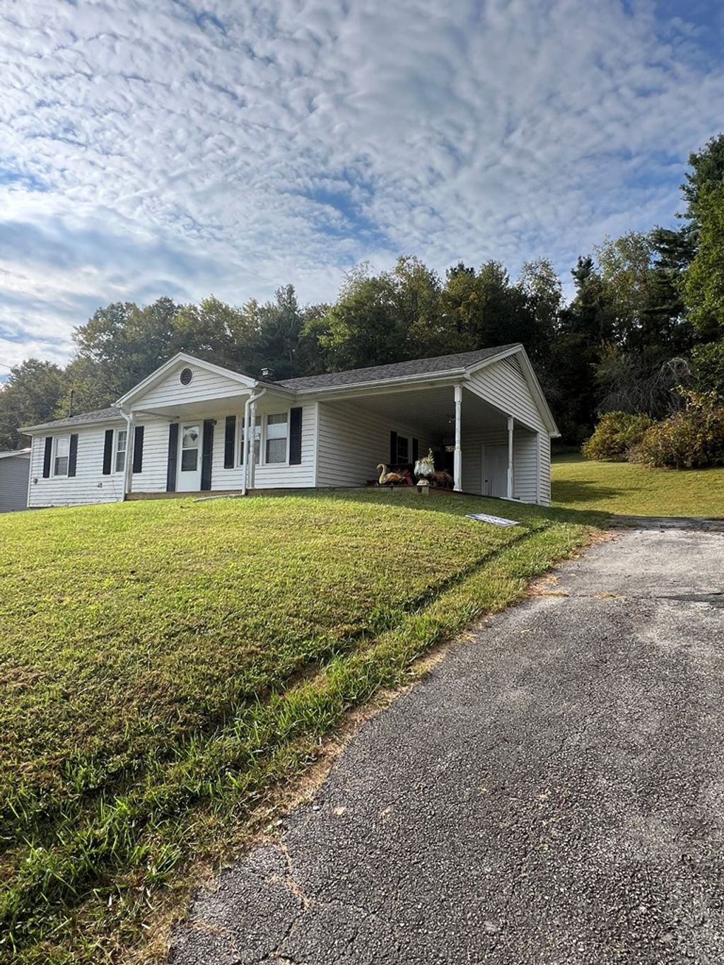 Photo of 126 Columbine Lane, Galax, VA 24333 (MLS # 103516)