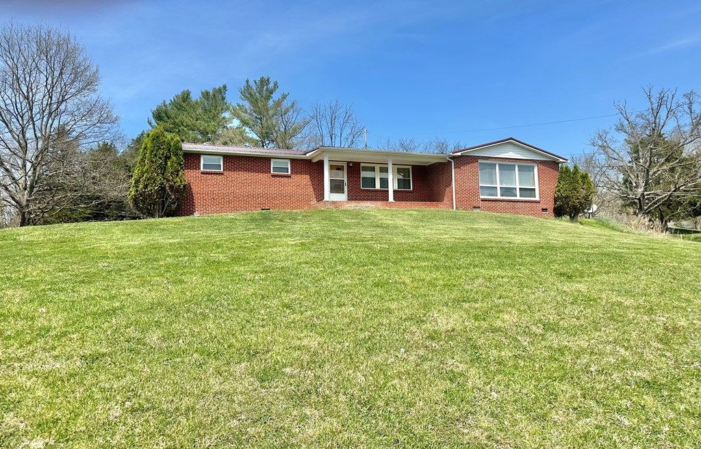 Photo of 68 Beths Ln, Cedar Bluff, VA 24609 (MLS # 109561)