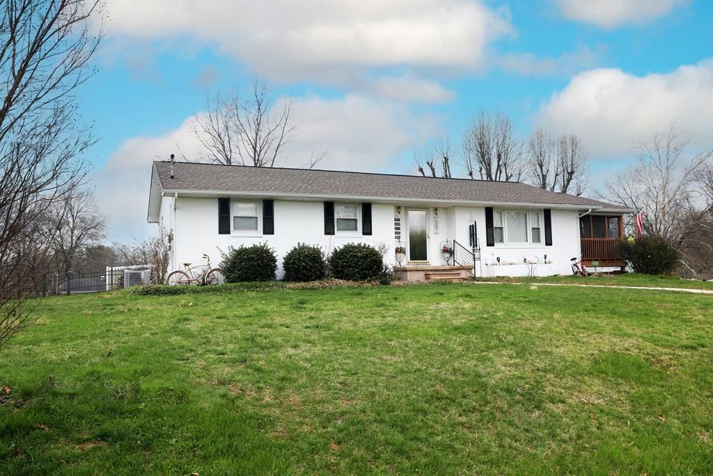 Photo of 105 Lena Street, Bristol, VA 24201 (MLS # 109389)