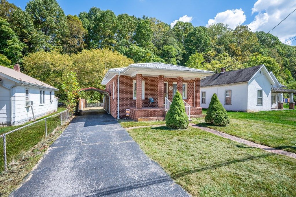 Photo of 2157 Hwy 16, Marion, VA 24354 (MLS # 103453)