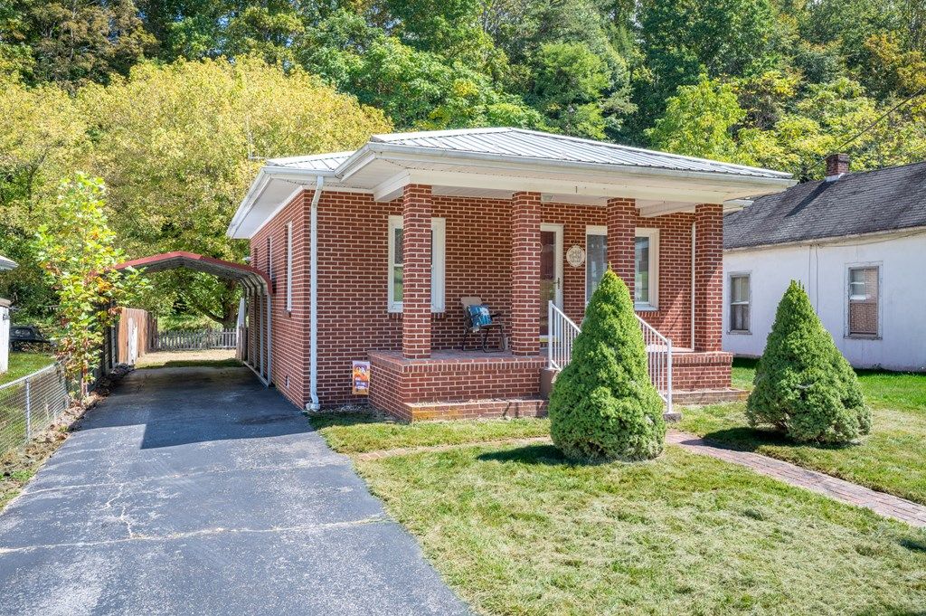 Photo of 2157 Hwy 16, Marion, VA 24354 (MLS # 103453)