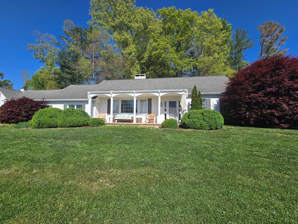 Photo of 570 West Valley Dr, Bristol, VA 24201 (MLS # 109795)