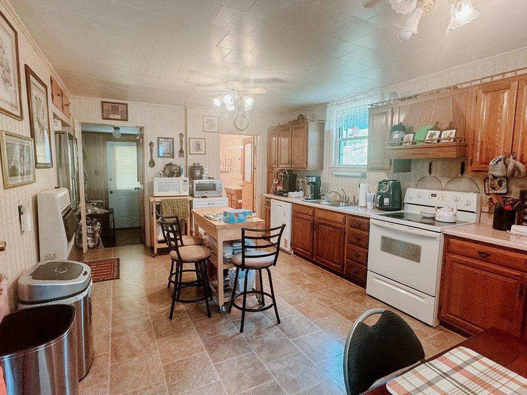 Photo of 221 Surface Drive, Tazewell, VA 24651 (MLS # 109510)