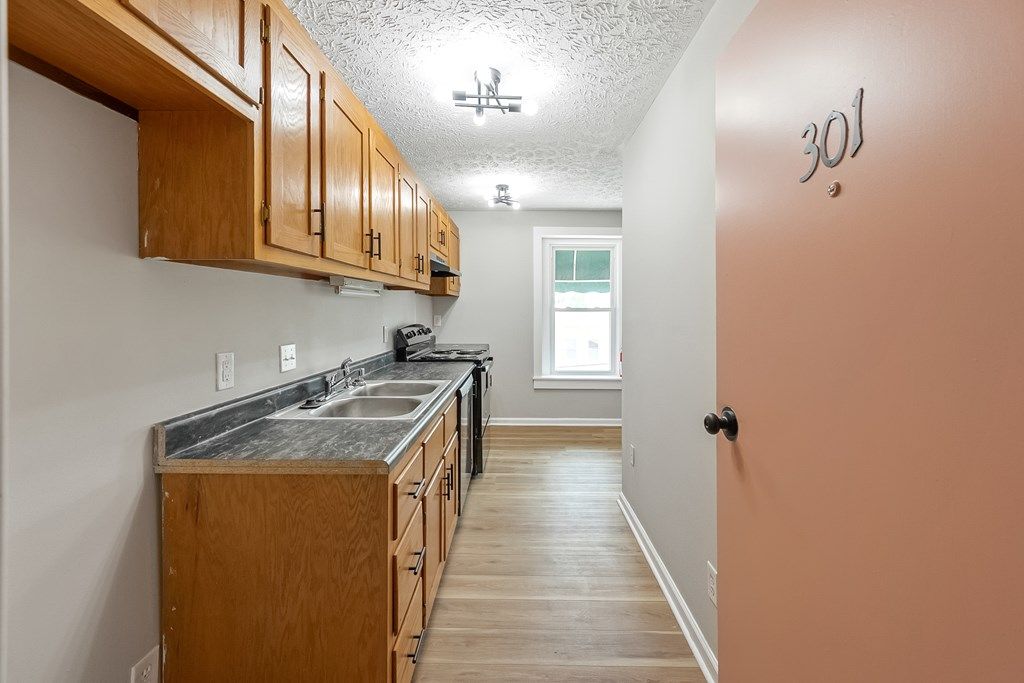 Photo of 522516 N Main St, Hillsville, VA 24343 (MLS # 104694)