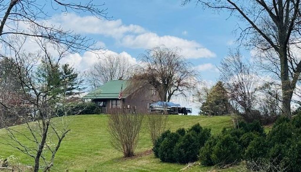 Photo of 2593 Lime Kiln Rd, Fries, VA 24330 (MLS # 109506)