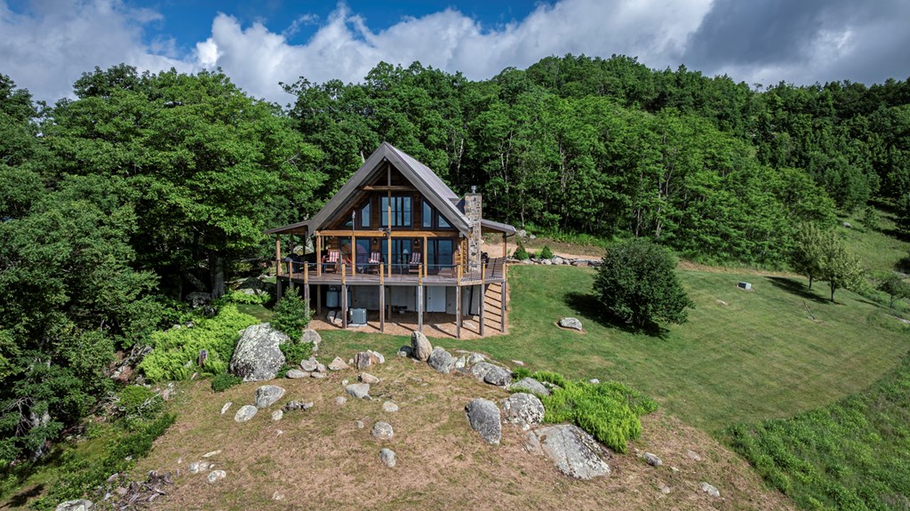 2725 Point Lookout Ln.