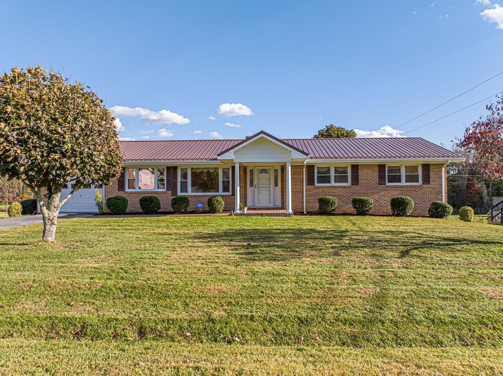 Photo of 19497 Stone Mountain Rd, Abingdon, VA 24210 (MLS # 103928)