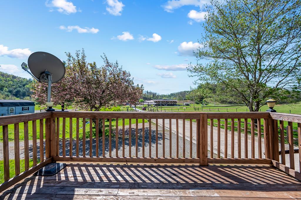 Dugspur, Virginia 24325, United States, 3 Bedrooms Bedrooms, ,2 BathroomsBathrooms,Residential,Active,122443