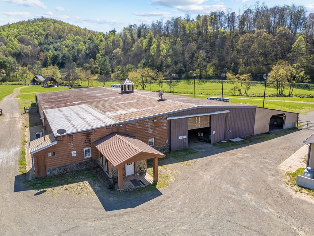 Dugspur, Virginia 24325, United States, 3 Bedrooms Bedrooms, ,2 BathroomsBathrooms,Residential,Active,122443