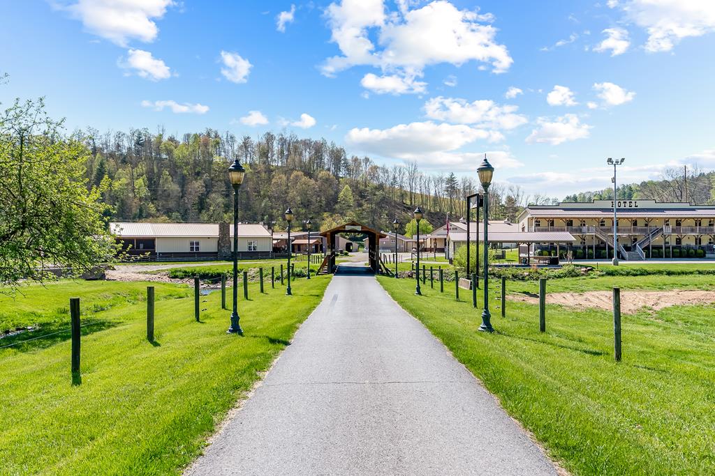 Dugspur, Virginia 24325, United States, 3 Bedrooms Bedrooms, ,2 BathroomsBathrooms,Residential,Active,122443