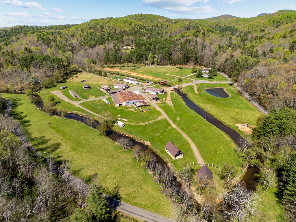 Dugspur, Virginia 24325, United States, 3 Bedrooms Bedrooms, ,2 BathroomsBathrooms,Residential,Active,122443