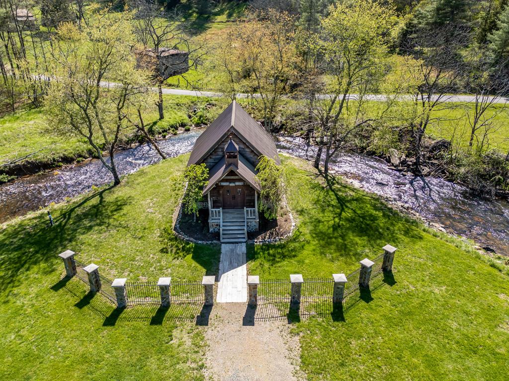 Dugspur, Virginia 24325, United States, 3 Bedrooms Bedrooms, ,2 BathroomsBathrooms,Residential,Active,122443