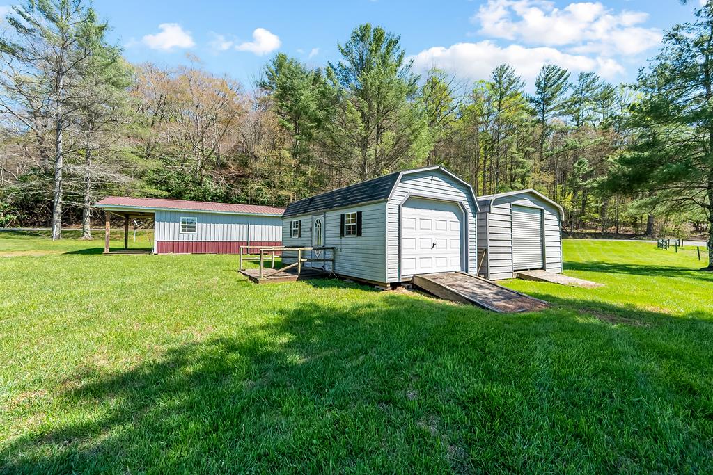 Dugspur, Virginia 24325, United States, 3 Bedrooms Bedrooms, ,2 BathroomsBathrooms,Residential,Active,122443