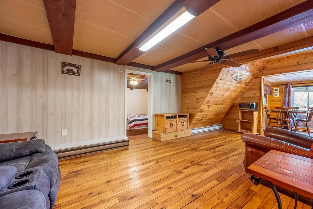 Dugspur, Virginia 24325, United States, 3 Bedrooms Bedrooms, ,2 BathroomsBathrooms,Residential,Active,122443