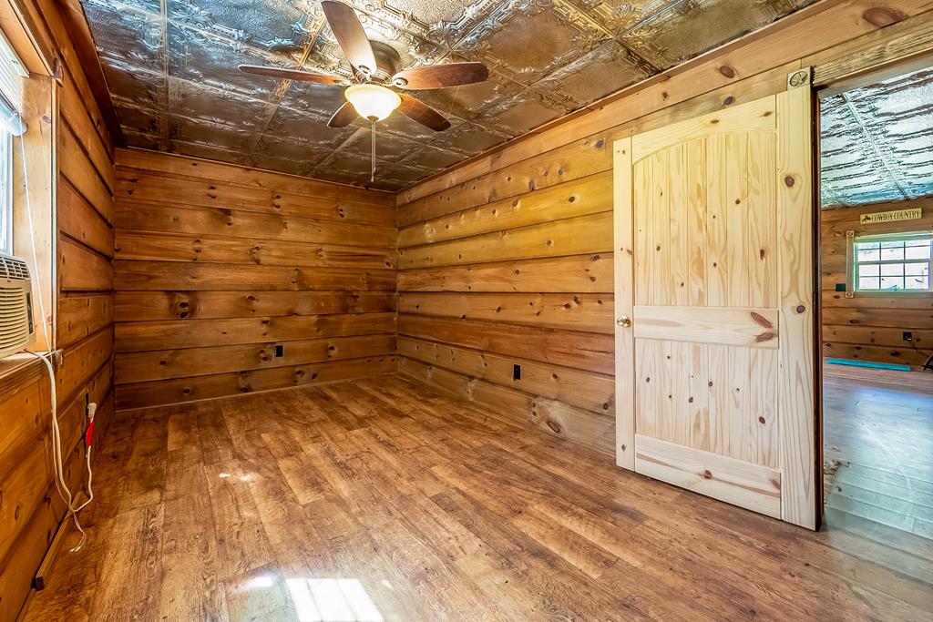 Dugspur, Virginia 24325, United States, 3 Bedrooms Bedrooms, ,2 BathroomsBathrooms,Residential,Active,122443