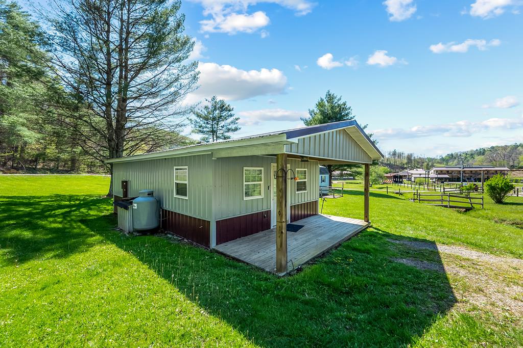 Dugspur, Virginia 24325, United States, 3 Bedrooms Bedrooms, ,2 BathroomsBathrooms,Residential,Active,122443