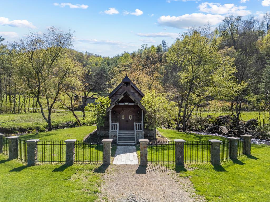 Dugspur, Virginia 24325, United States, 3 Bedrooms Bedrooms, ,2 BathroomsBathrooms,Residential,Active,122443