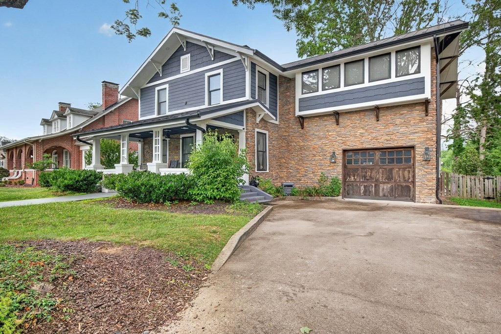 Photo of 175 Stonewall Heights, Abingdon, VA 24210 (MLS # 110841)