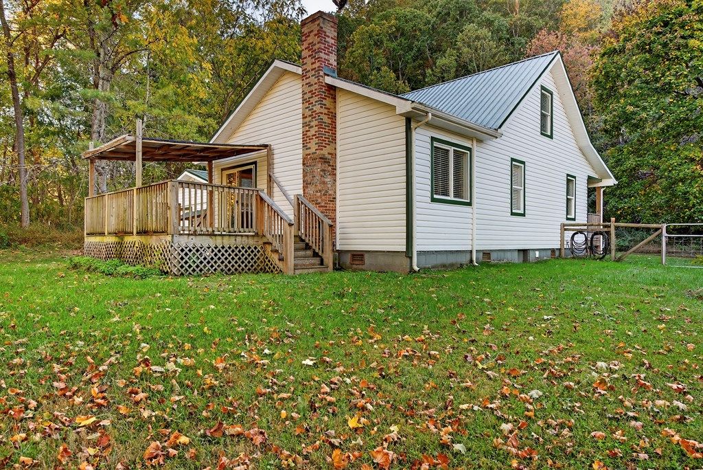 Photo of 844 S Beaver Dam Ave, Damascus, VA 24236 (MLS # 103791)